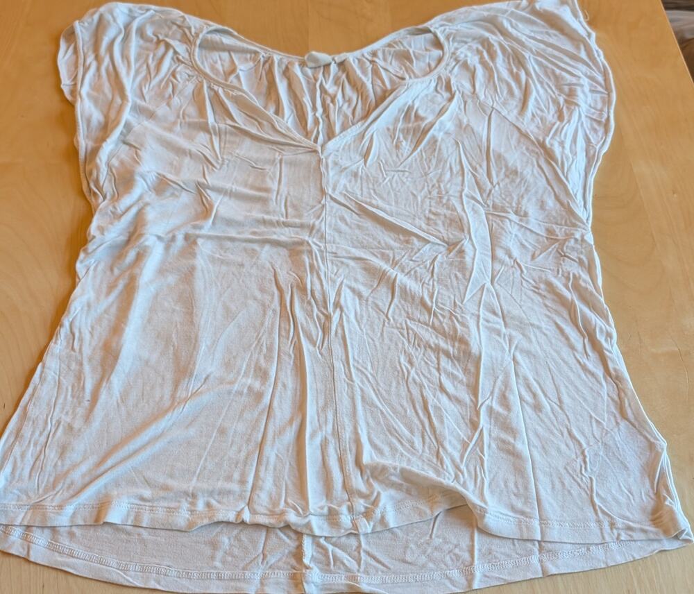 🧨Women's Medium Gap Tee